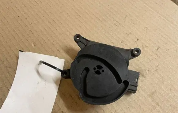Audi A4 S4 B6 8E 8H Air flap motor/actuator 8E2820511C 663828U