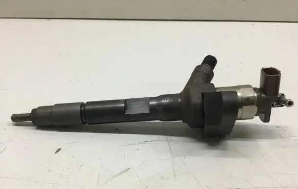 Mazda 6 Fuel injector R2AA13H50