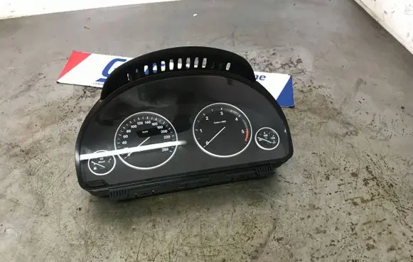 BMW 5 F10 F11 Speedometer (instrument cluster) 9249344