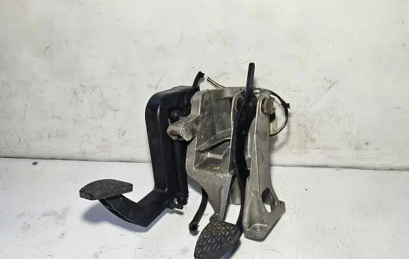 Volkswagen II LT Pedal assembly 9012900419 A9012902016 A6382900316