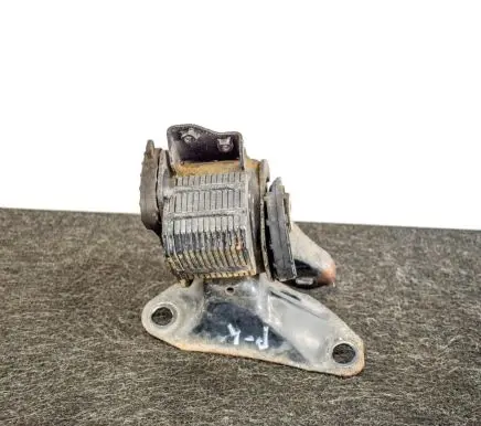 Mazda 6 Engine mount bracket 8K05