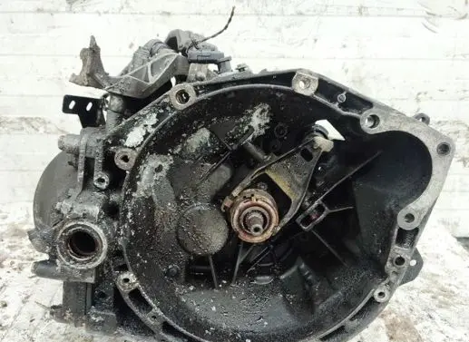 Manual 5 speed gearbox