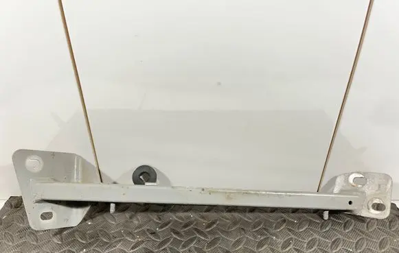 Audi A8 S8 D3 4E Fender mounting bracket 4E0905463F 777836