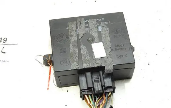 Skoda Octavia Mk1 (1U) Central body control module 