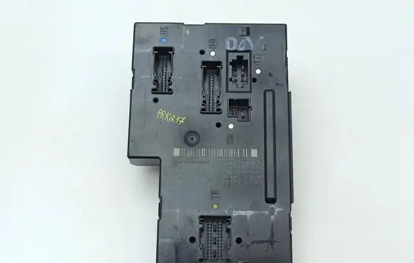 Mercedes-Benz E W212 SAM control unit A2129003922 A2129015205 2129026107