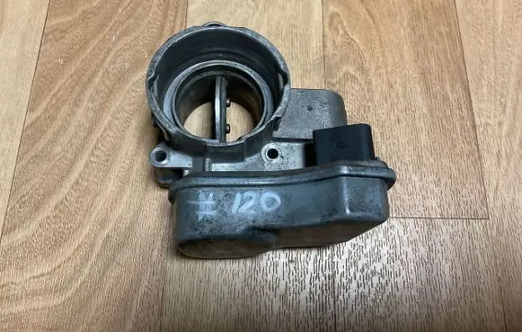 Volkswagen PASSAT B6 Throttle valve 03G128063B