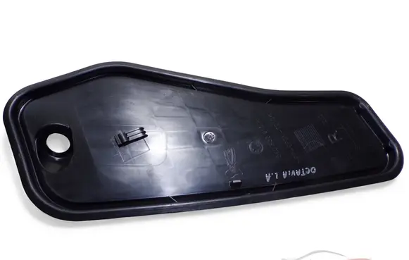 Skoda Octavia Mk3 (5E) Other rear door trim element 5E0839916A