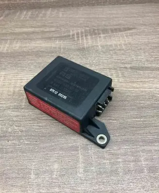 Mercedes-Benz E W124 Airbag control unit/module 0038200710 841Z1000