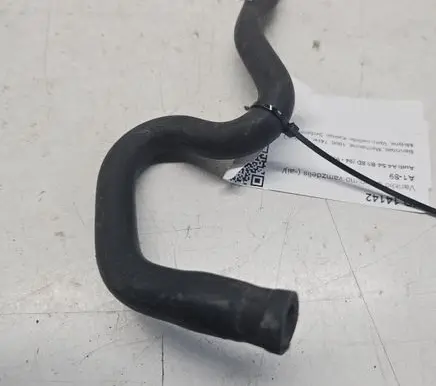 Audi A4 S4 B5 8D Engine coolant pipe/hose