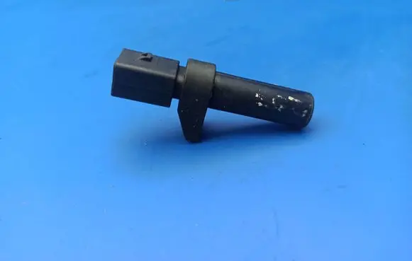 Mercedes-Benz C W203 Crankshaft position sensor 0031532828