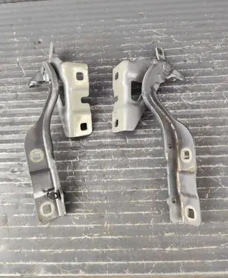 Dacia Duster III Engine bonnet/hood hinges 654009346R 654014089R