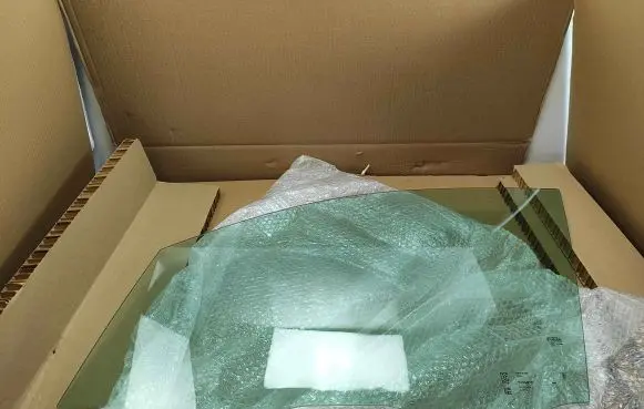 Porsche Cayenne (9Y0 9Y3) Front door window glass four-door 9y3845021b