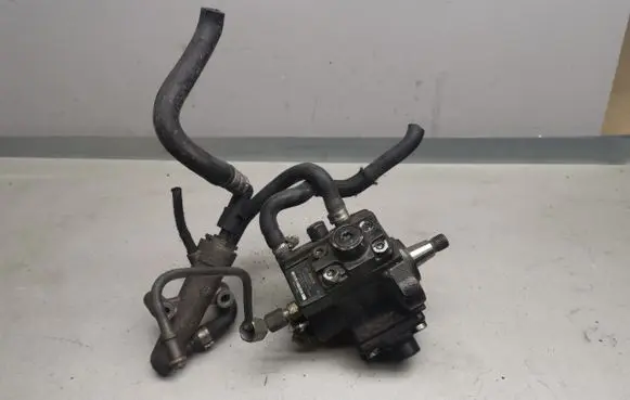Opel Zafira B Fuel injection high pressure pump 0445010097 0055193731