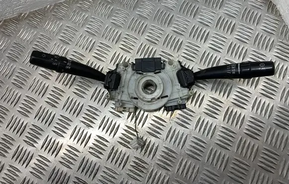 Toyota Avensis T220 Wiper control stalk 17A164LH2