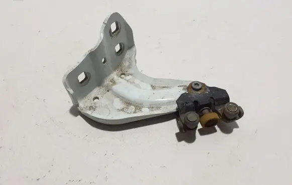 Dacia Dokker Sliding door lower roller guide/hinge 745971212R