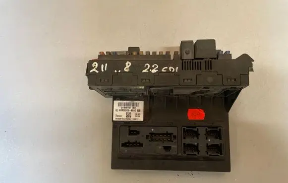 Mercedes-Benz E W211 SAM control unit 2115457701