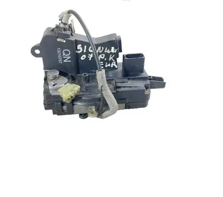 Opel Signum Front door lock 13210767