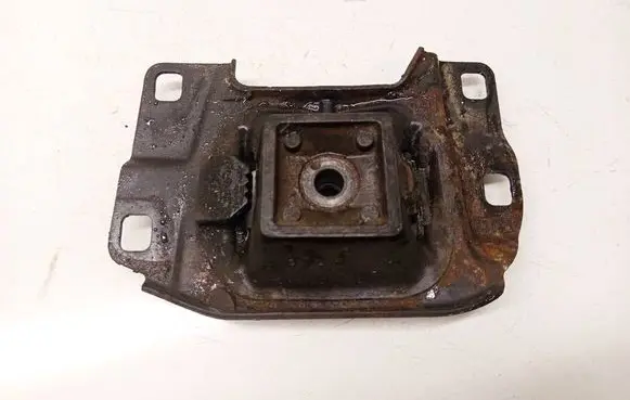 Ford Focus Engine mount bracket 