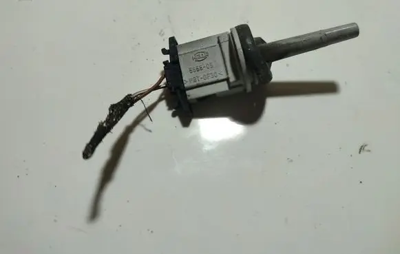 Volkswagen Golf IV Interior temperature sensor 1J0907548