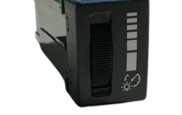 Isuzu D-Max Panel lighting control switch M42174