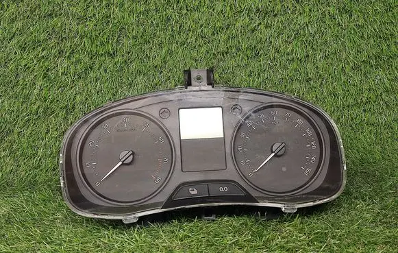 Speedometer (instrument cluster)