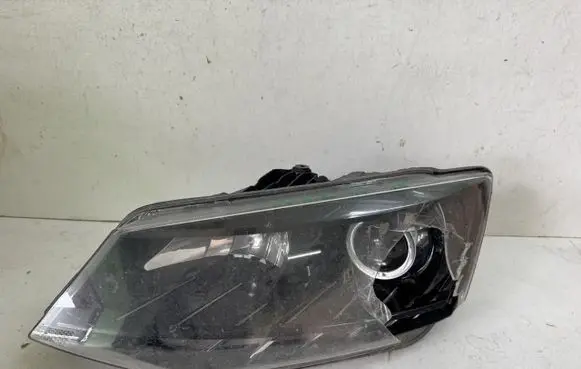 Skoda Fabia Mk3 (NJ) Headlight/headlamp