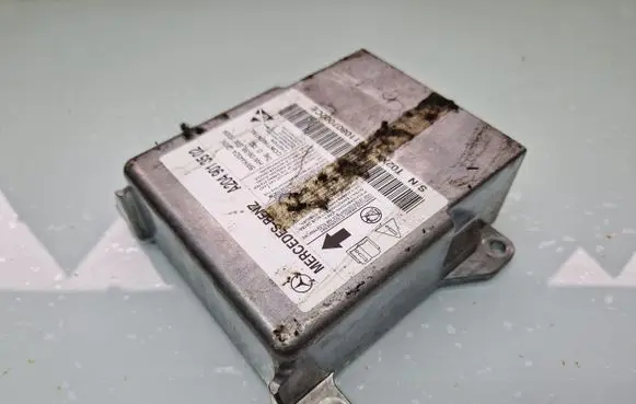 Mercedes-Benz C W204 Airbag control unit/module A2049013502 5WK44524