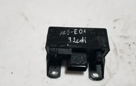 Mercedes-Benz E W211 Glow plug pre-heat relay