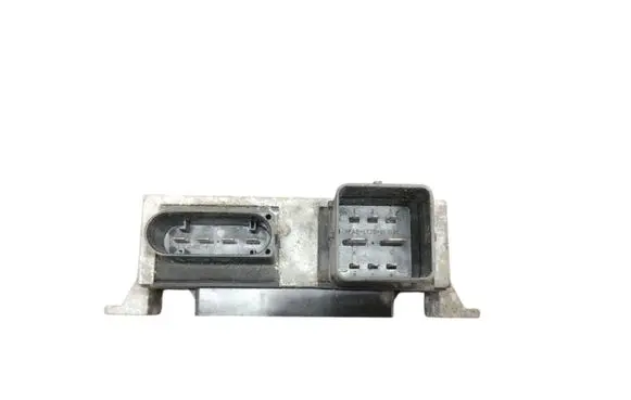 Opel Movano B Glow plug pre-heat relay 8200558438A