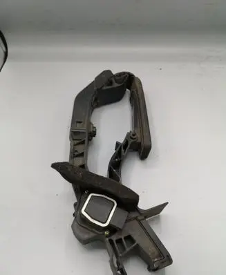 Mercedes-Benz E W211 Accelerator throttle pedal A2113000604