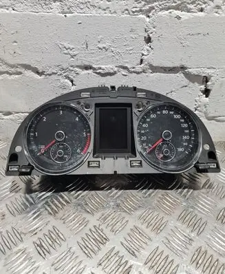 Volkswagen PASSAT CC Speedometer (instrument cluster) 3C8920970H