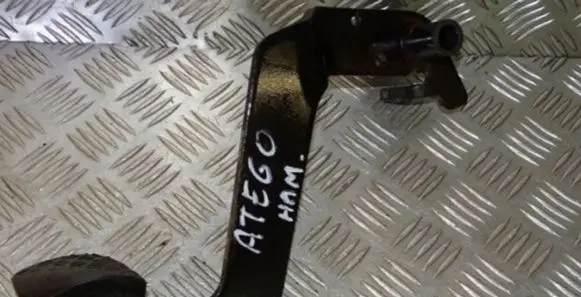 Mercedes-Benz T1 Brake pedal