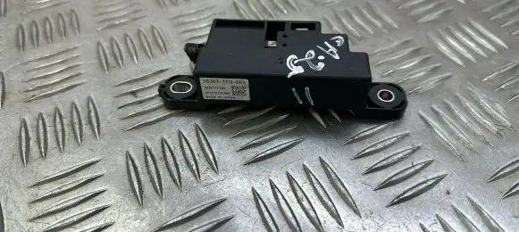 Honda CR-V Aerial antenna amplifier 38387TF0003