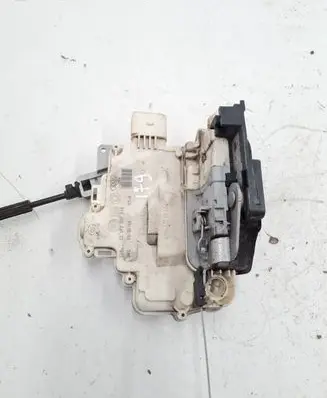 Seat Altea XL Front door lock 1P2837016