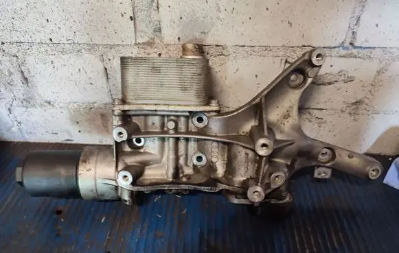 Volkswagen Golf VII Generator/alternator bracket 06K903143