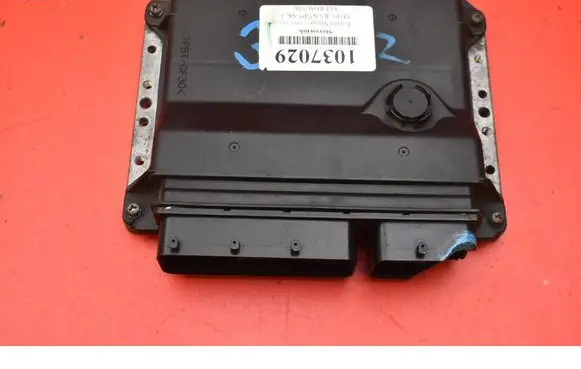 Toyota Avensis Verso Engine control unit/module ECU 896610F150