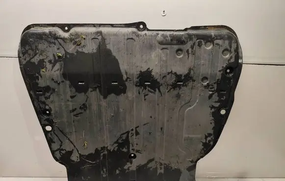 Volvo S80 Engine splash shield/under tray 9179248
