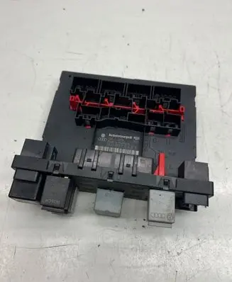 Volkswagen Touran I Comfort/convenience module 1K0937049T H30S0704 F005V00497