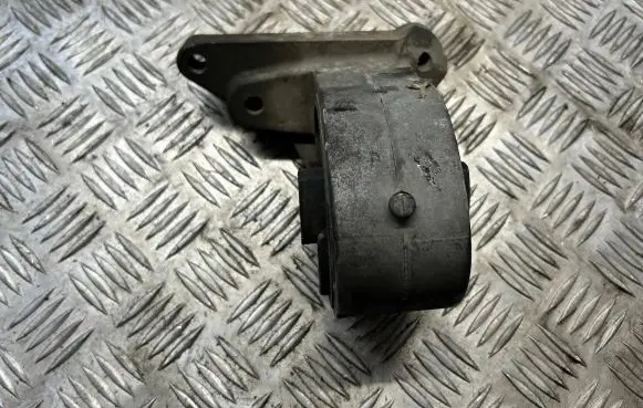 Opel Insignia A Engine mount bracket 13228307