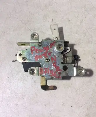 Peugeot Partner Loading door lock 871962