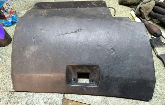 BMW 3 E30 Glove box lid/cover 