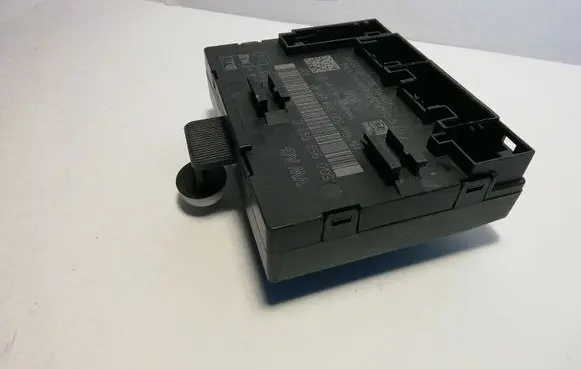 Audi A3 S3 8L Door control unit/module 5Q0959593E 5Q0959593B