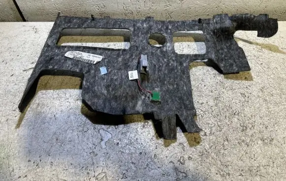 Jeep Grand Cherokee Dashboard lower bottom trim panel 1WH10XXXAE 53613M CL0SE0UT