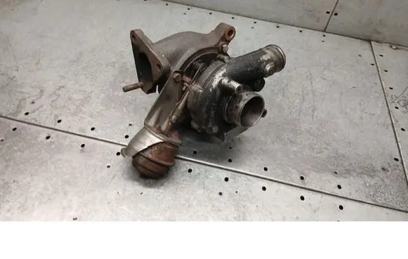 Audi A4 S4 B5 8D Turbo 028145702