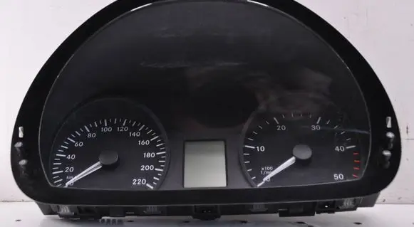 Mercedes-Benz Vito Viano W639 Speedometer (instrument cluster) A6399001100