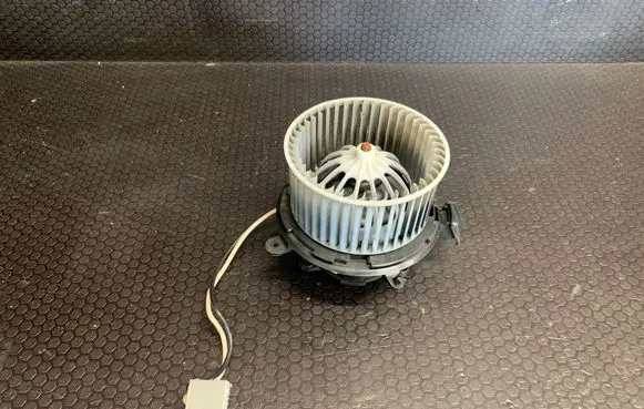 Opel Astra J Heater fan/blower U7254002 UZ2540021F1A08 U72540021F1A00