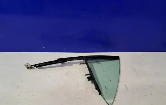 Mercedes-Benz CLK A209 C209 Rear side window E143R001026