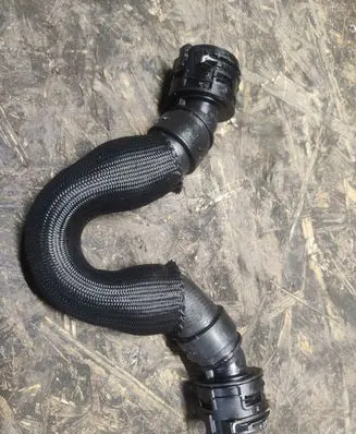 Opel Mokka B Engine coolant pipe/hose 9824261780