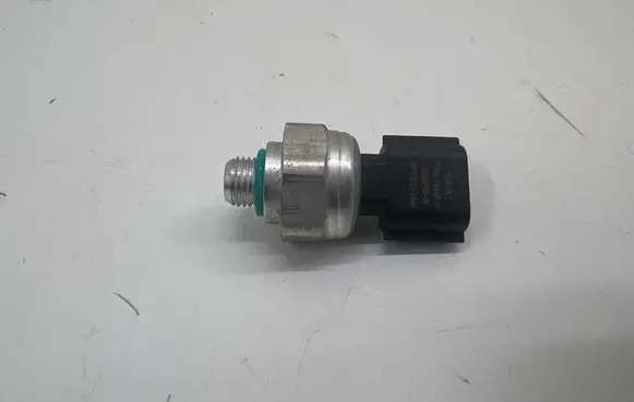 Nissan Qashqai J12 Air conditioning (A/C) pressure sensor 921367866R