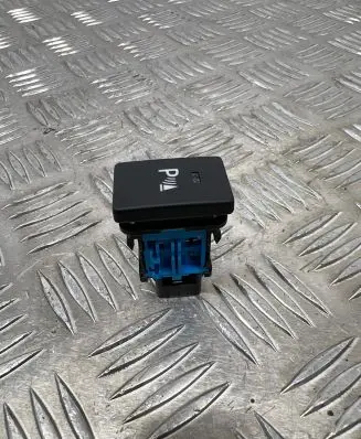 Suzuki Swift III Parking (PDC) sensor switch 15B116 5590J06